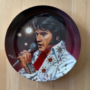 Elvis Presley 'Las Vegas, Live' Collectible Plate by Delphi